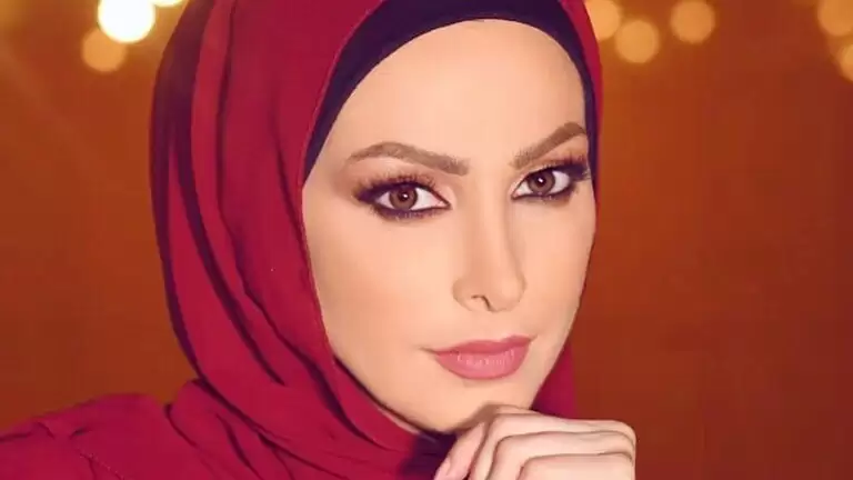  أمل حجازي تثير الجدل عقب ظهورها بمقطع فيديو بدون حجاب 