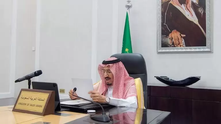 الملك السعودي يصدر أوامره بتمديد إقامة الاجانب في المملكة مجاناً 