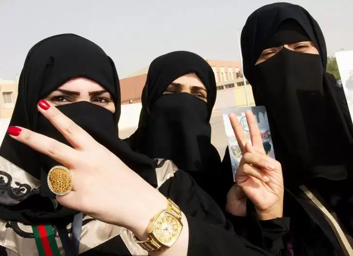 انتهى زمن العنوسة .. السعودية تسمح لبناتها الزواج من 3 جنسيات فقط 